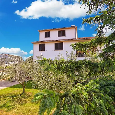 Klaudija 1629 פולה