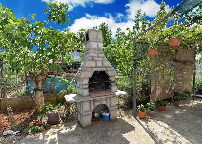 Klaudija 1629 Daire Pula